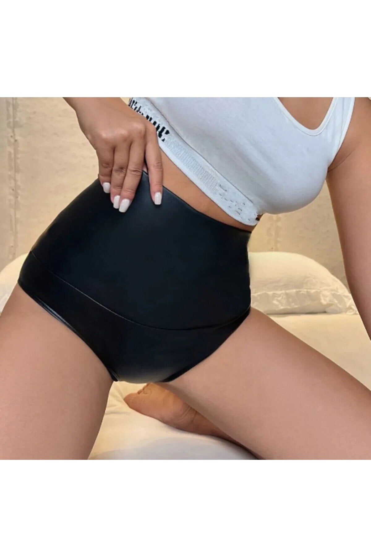 Ultra yüksel bel mikro şort suni deri
