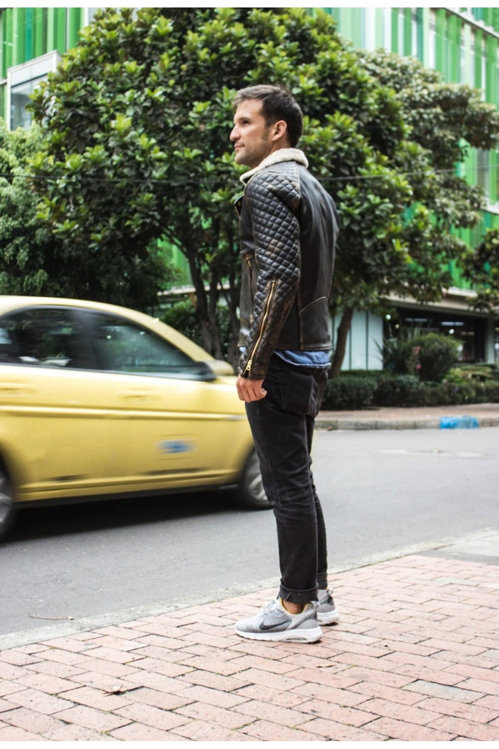 Yakası Kürk Entegreli Hakiki Deri Eskitmeli Kapitone Dikiş Detaylı Mont