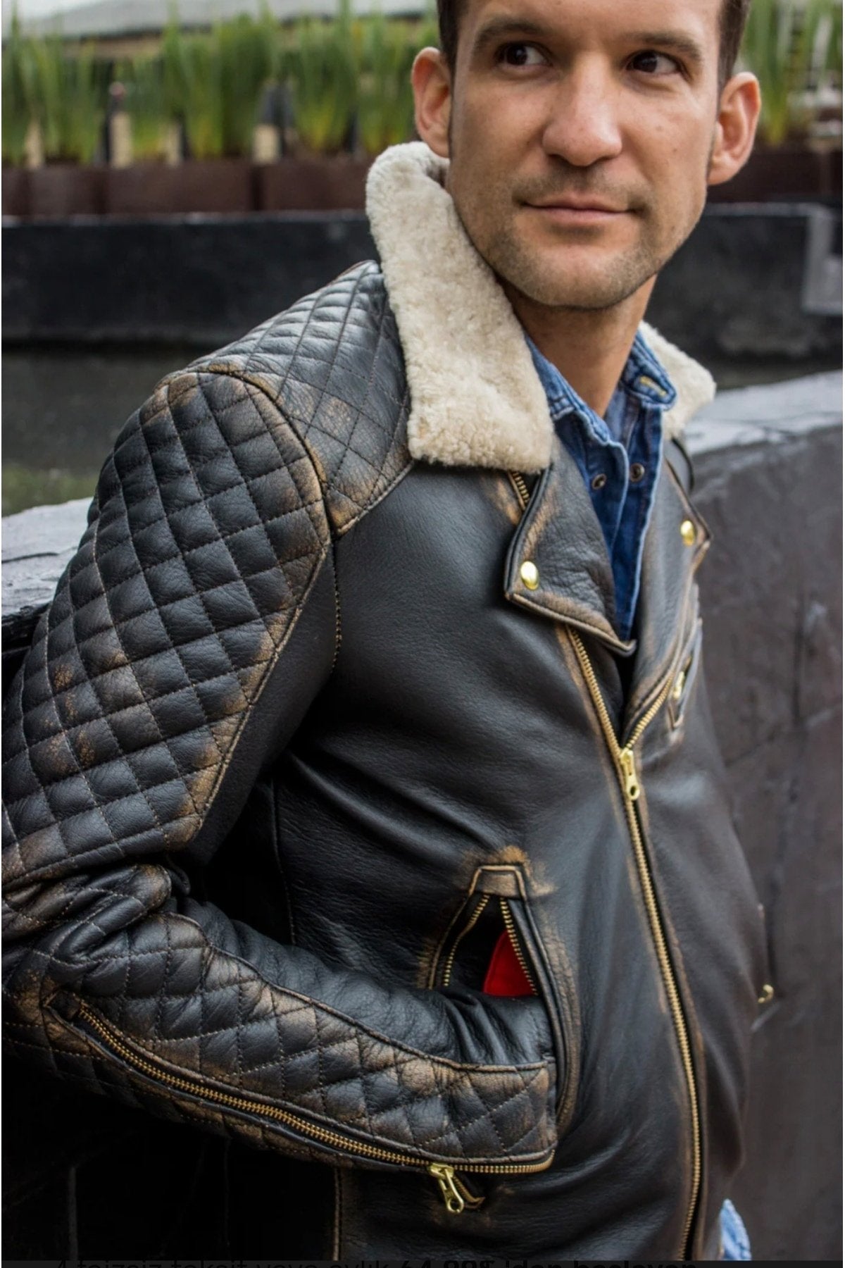 Yakası Kürk Entegreli Hakiki Deri Eskitmeli Kapitone Dikiş Detaylı Mont