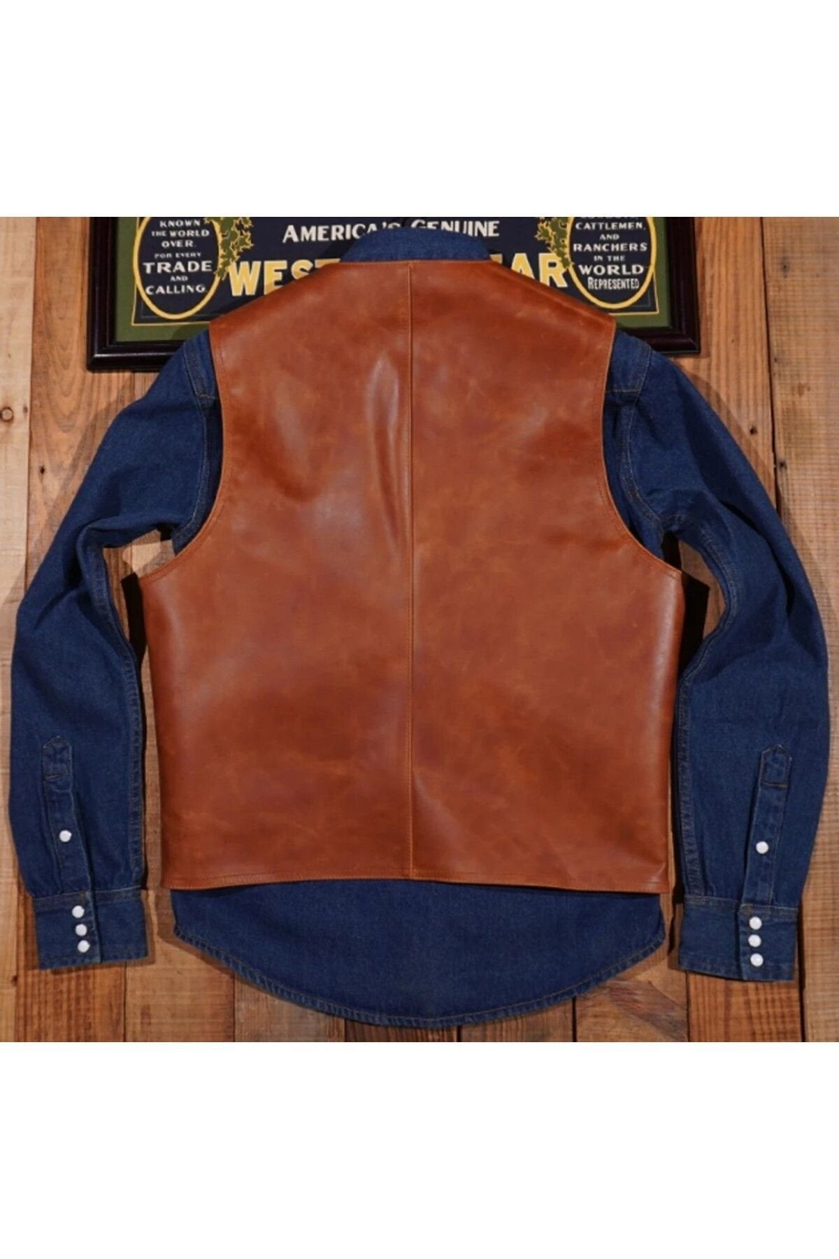 Kalın Dana derisi zik yelek dış yanlarda cep yok; içerde sağlı sollu cepler mevcuttur,