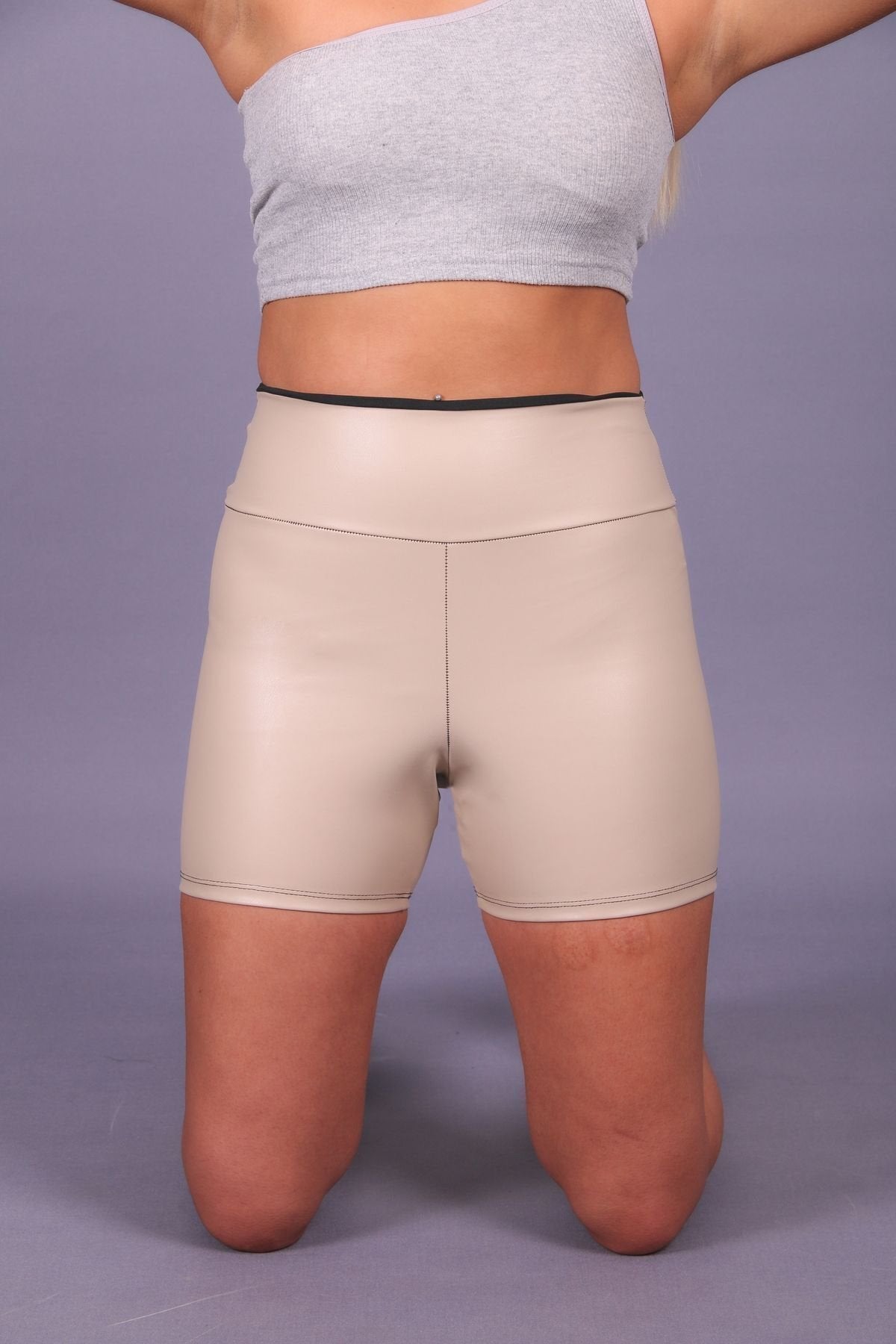 Deri spor şort yüksel bel