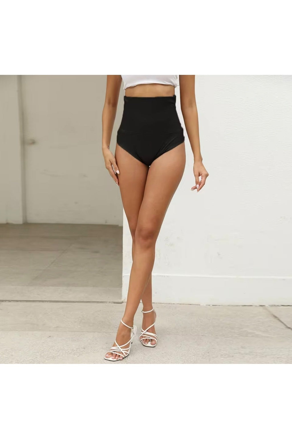 Ultra yüksel bel mikro şort suni deri