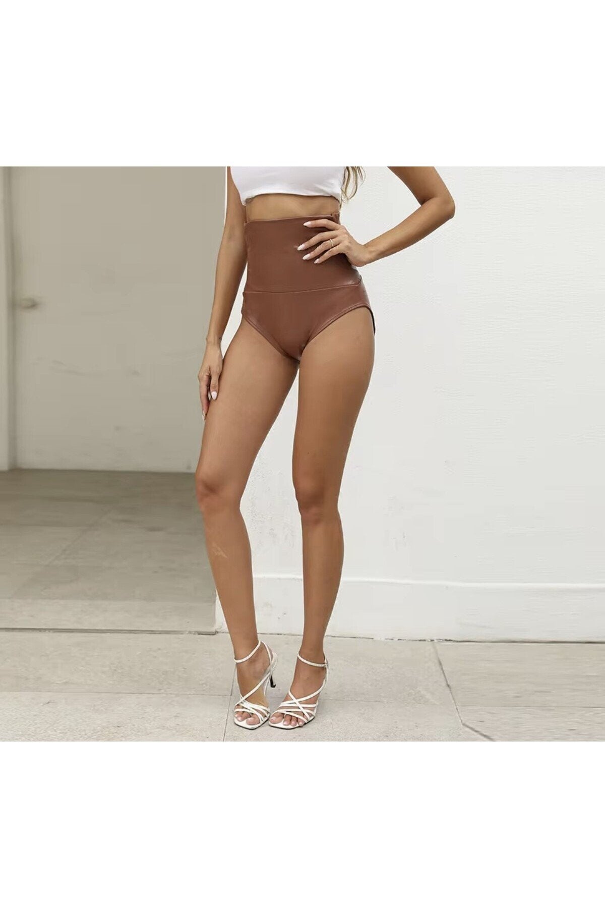 Ultra yüksel bel mikro şort suni deri