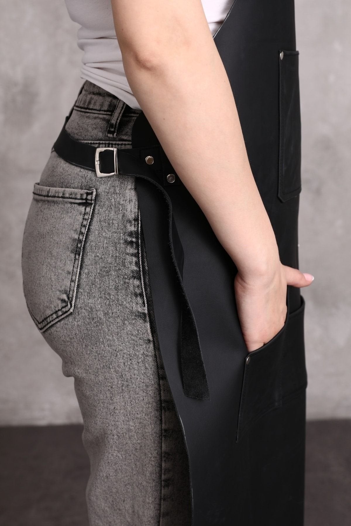 Dana Derisi Önlük Siyah Renk