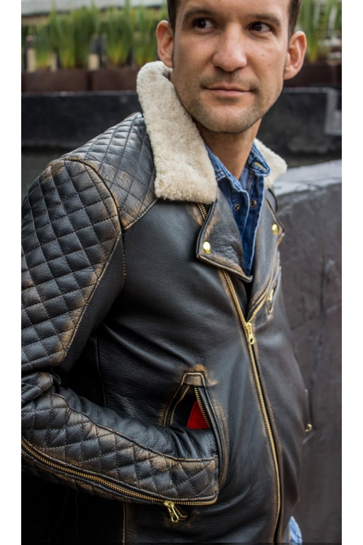 Yakası Kürk Entegreli Hakiki Deri Eskitmeli Kapitone Dikiş Detaylı Mont