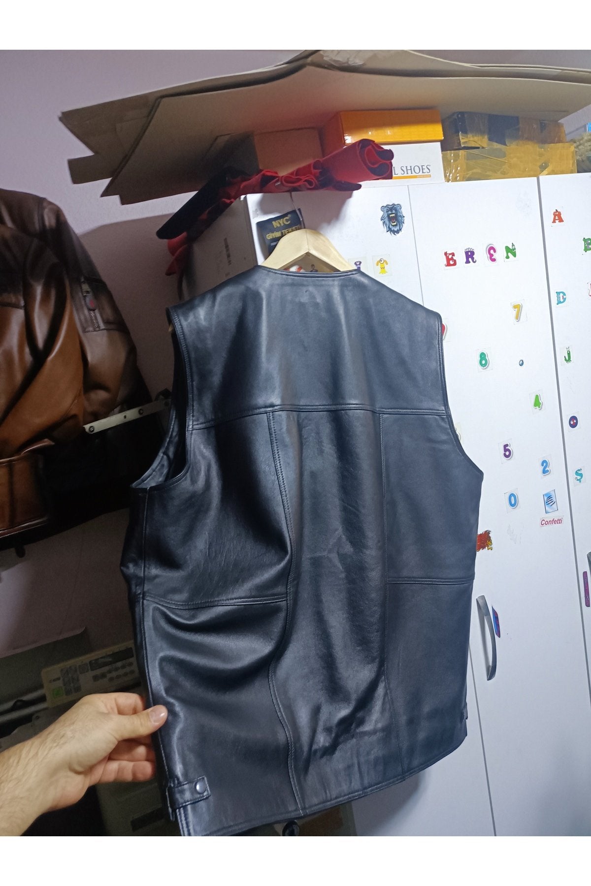 Hakiki Kuzu Derisi Avcı Yeleği siyah renk