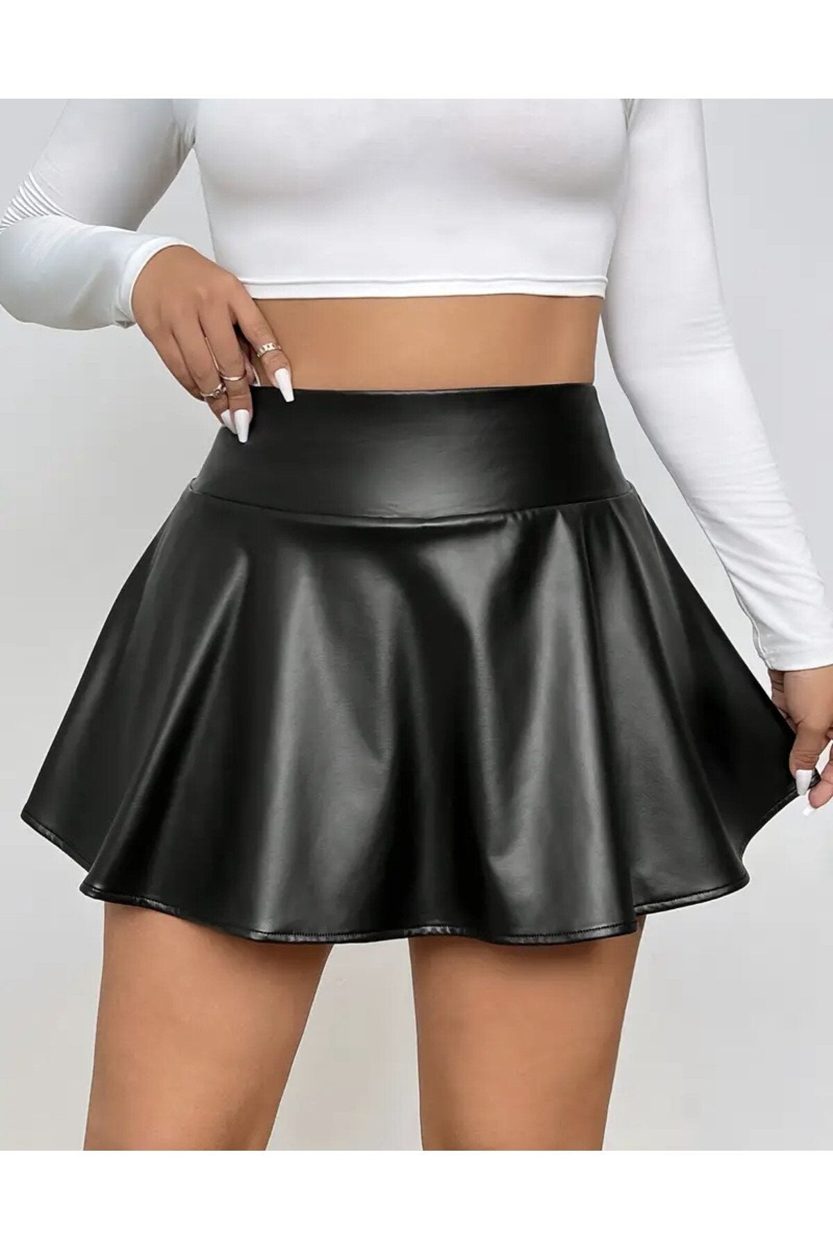 Deri etekli cepli alt şort