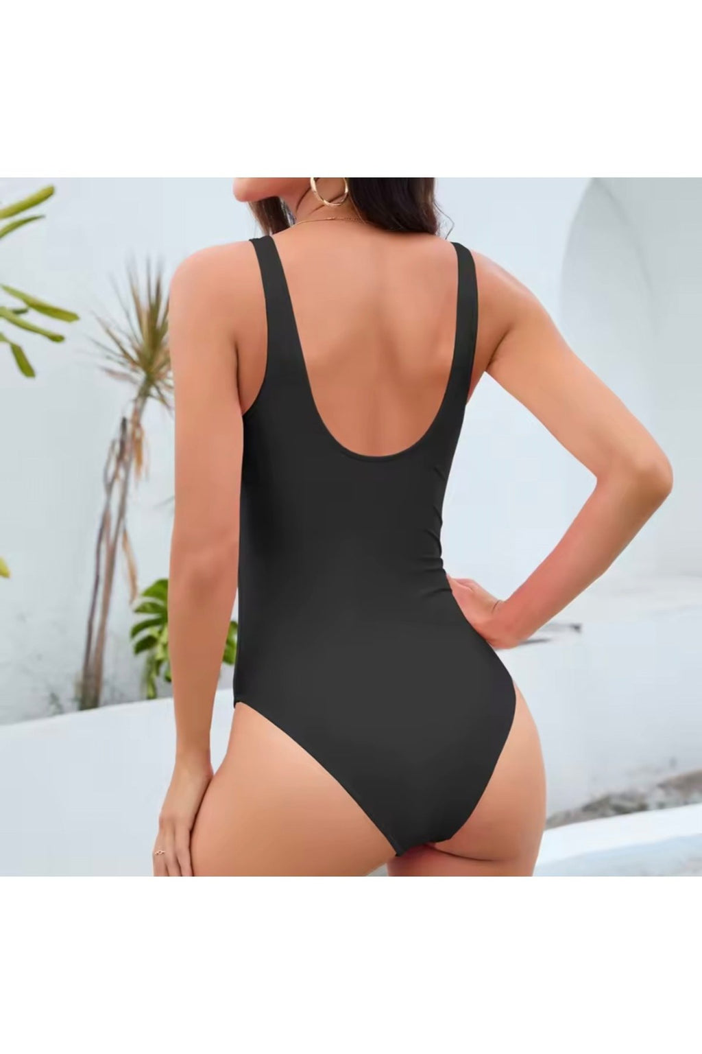 Siyah U Yaka Tek Parça Mayo,Yarım Açık Sırt