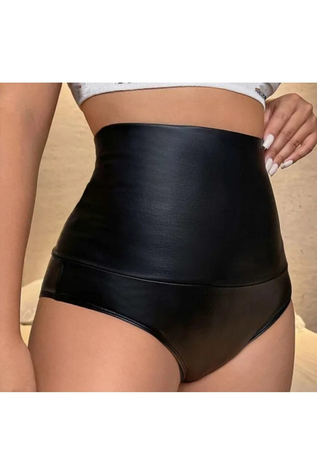 Ultra yüksel bel mikro şort suni deri