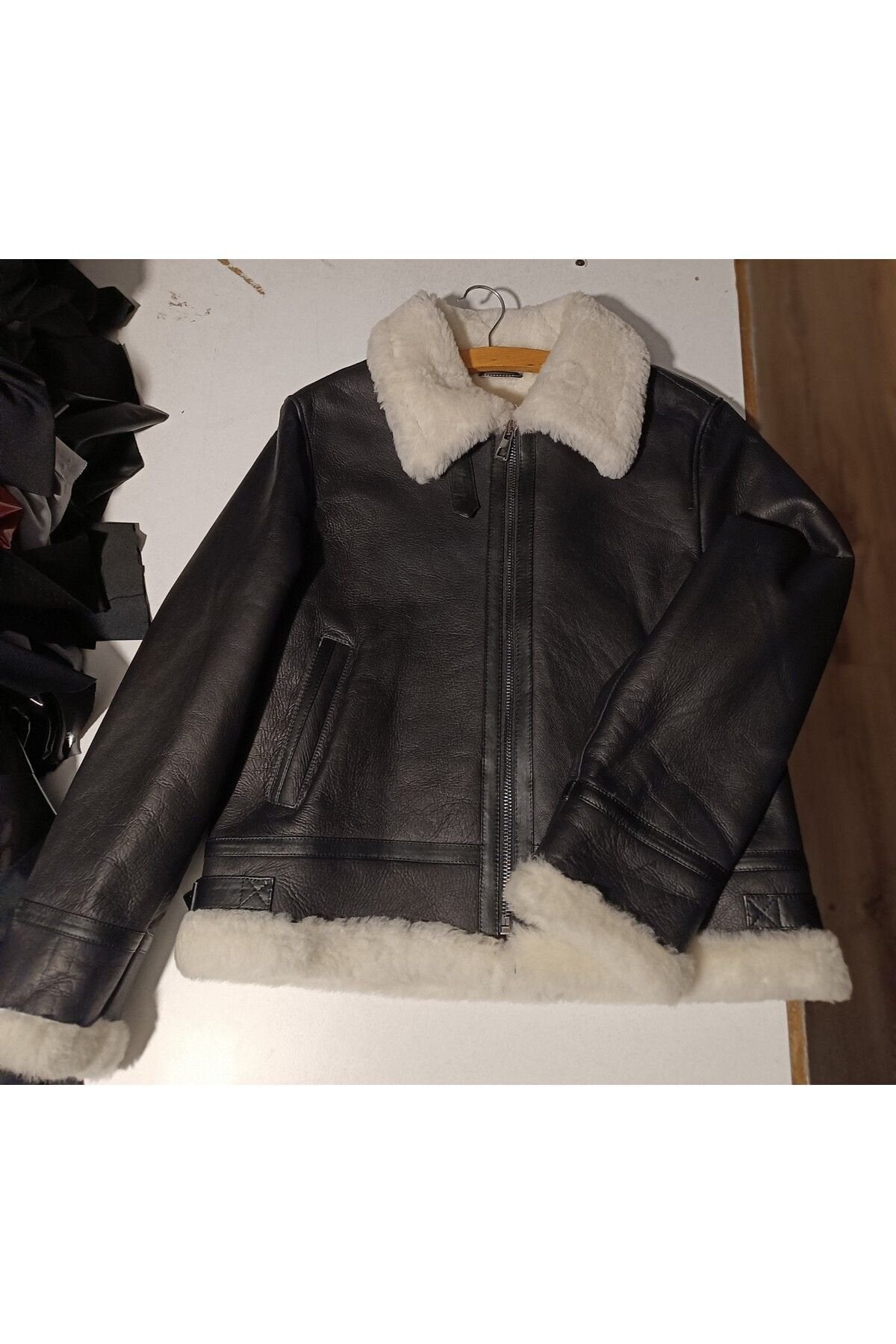 Kürklü mont kaban Hakiki koyun derisi ve kürk napa