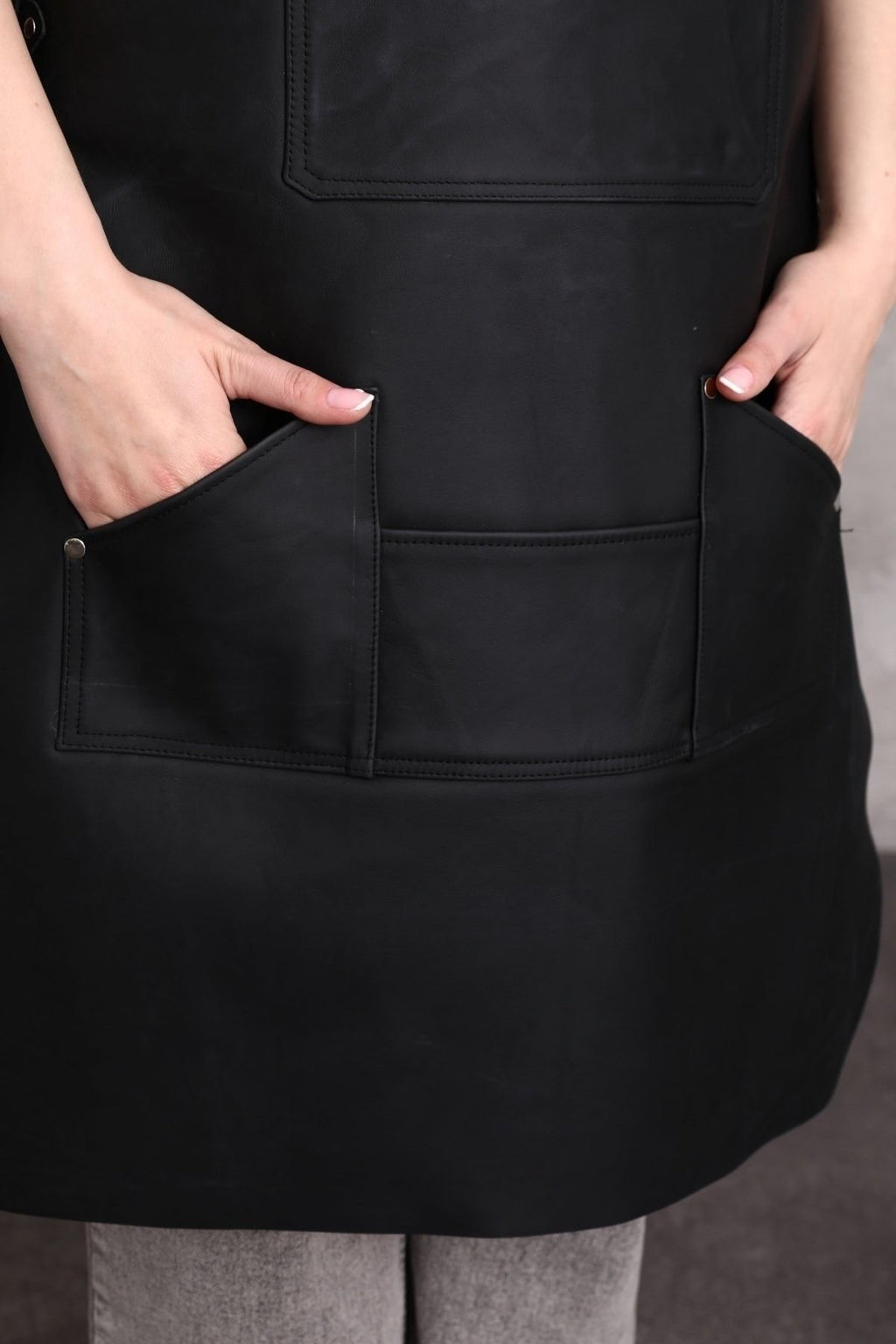 Dana Derisi Önlük Siyah Renk