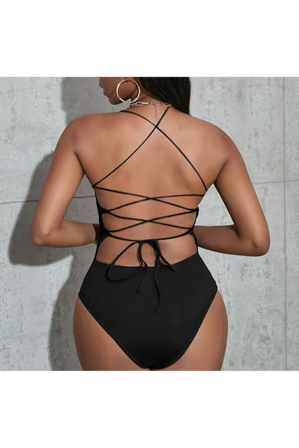 Siyah Kare Yaka Sırt Dekolteli Arkadan Bağlamalı Mayo