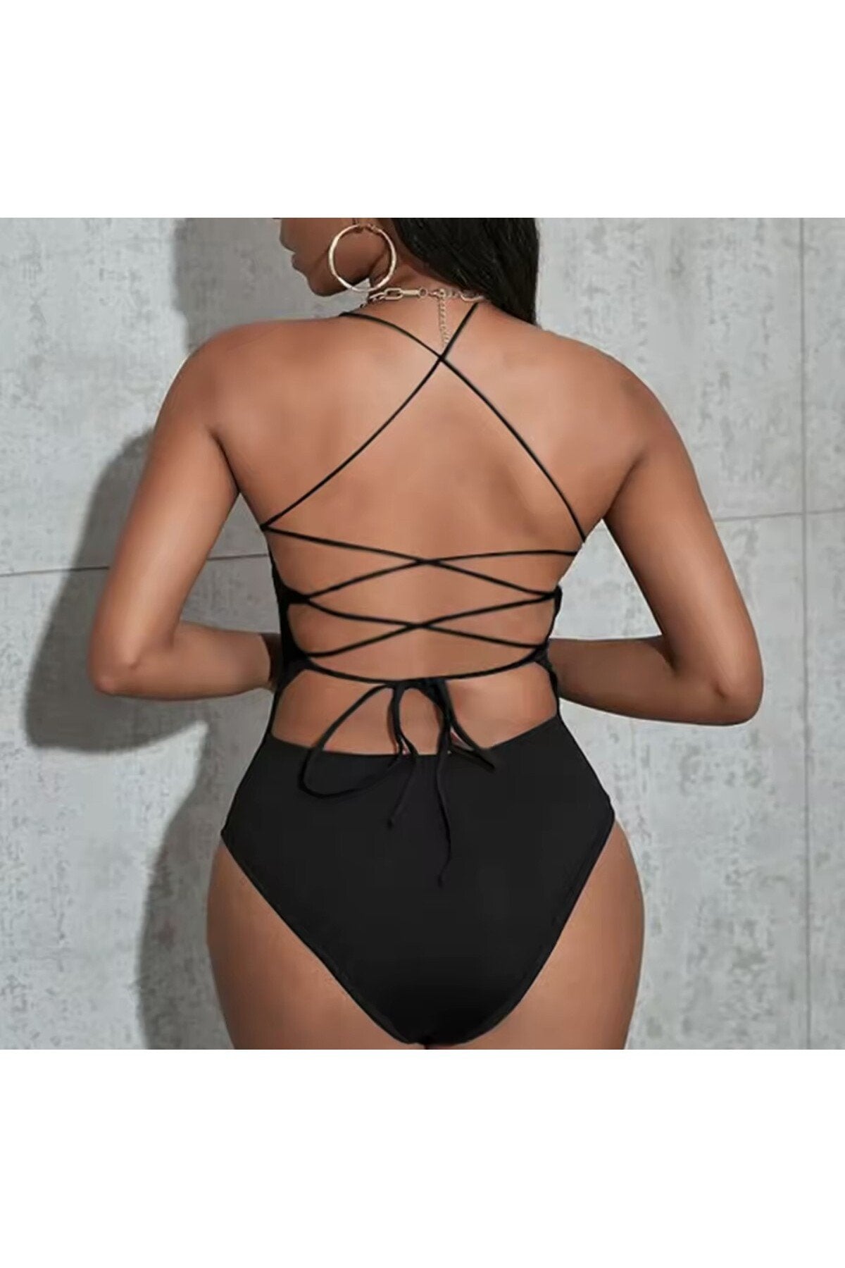 Siyah Kare Yaka Sırt Dekolteli Arkadan Bağlamalı Mayo