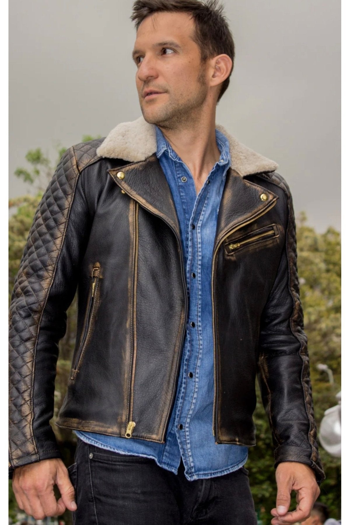 Yakası Kürk Entegreli Hakiki Deri Eskitmeli Kapitone Dikiş Detaylı Mont